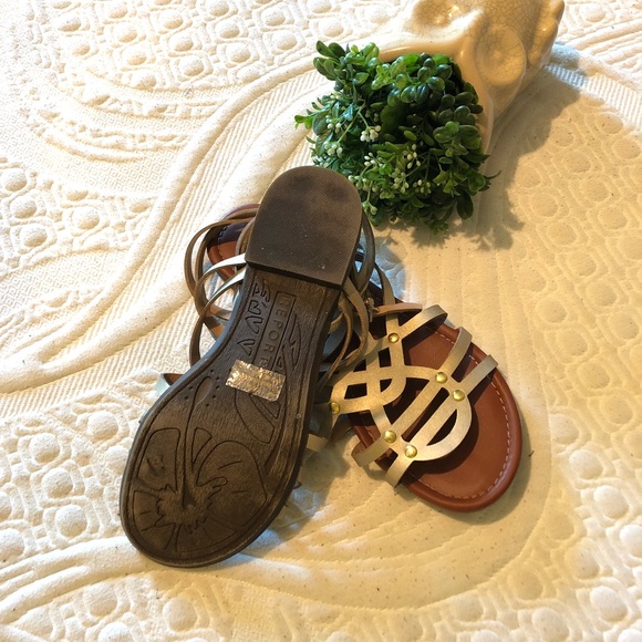 Sandals ☀️ - Picture 2 of 3